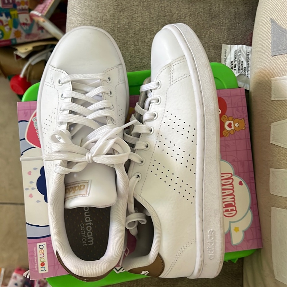 Adidas cloud foam white